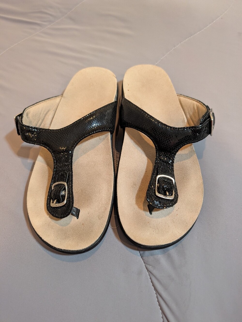 SAS Sanibel Thong Sandal, Size 8.5 in black snake, very clean!